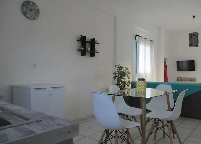 House In Vineyard * Emporio (Santorini)