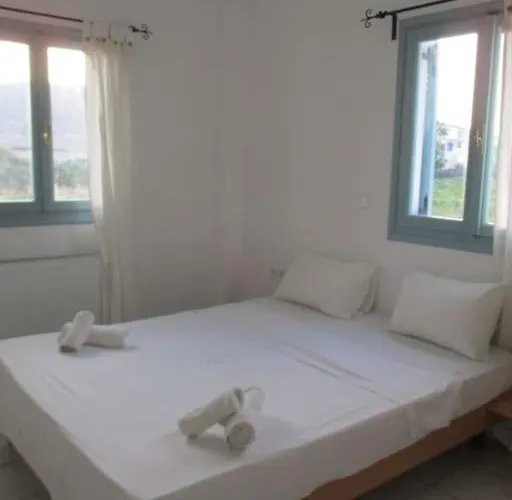 House In Vineyard Emporio (Santorini)